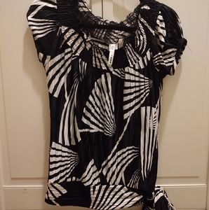 Black and White Fashion Top